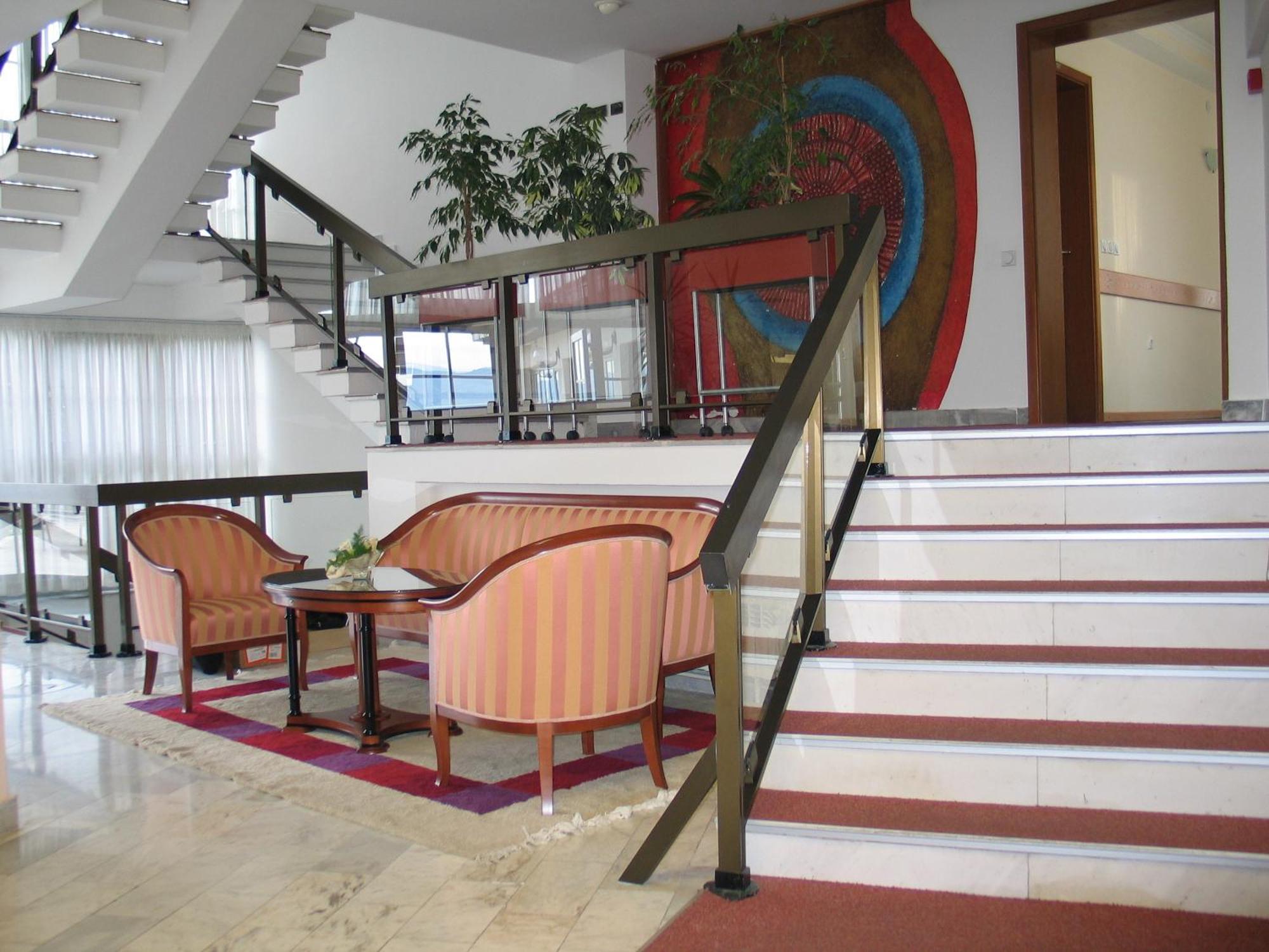Hotel Makpetrol Струга Интерьер фото