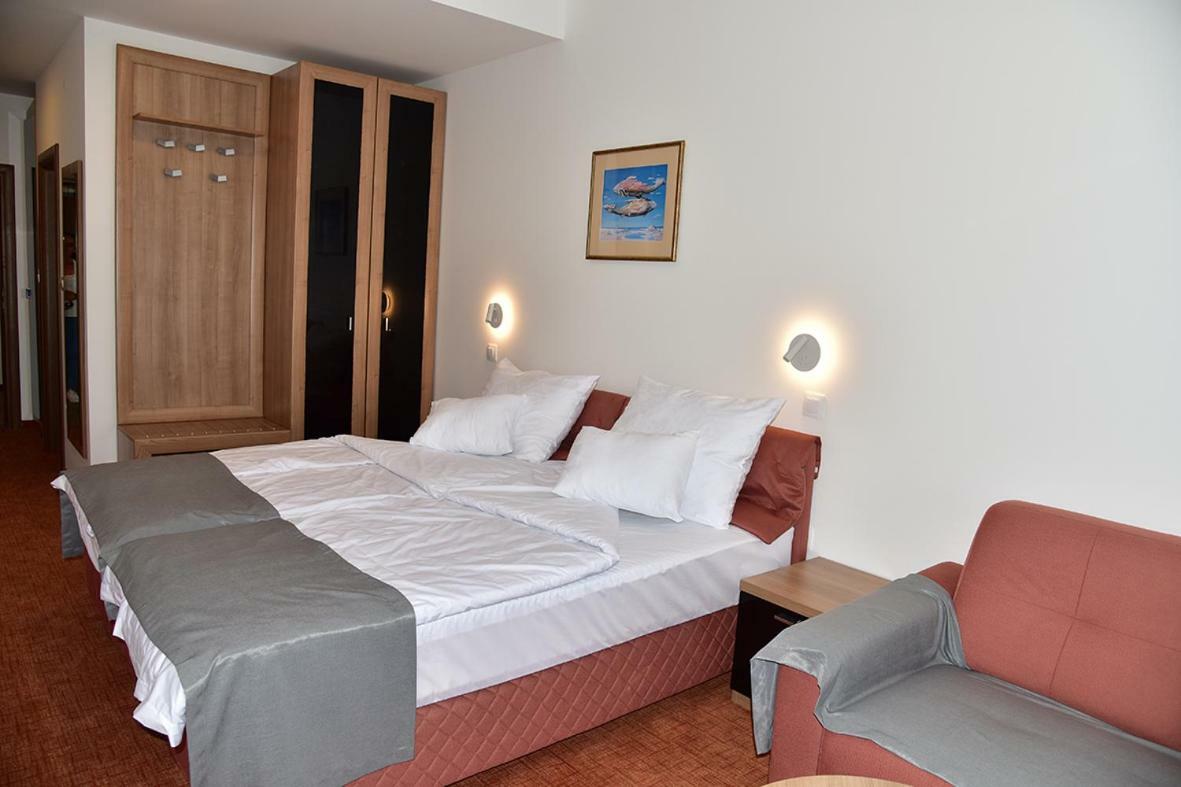 Hotel Makpetrol Струга Экстерьер фото